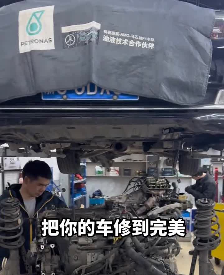 在我家修车有三件事要讲。在我家修车有三件事要和大家讲。·第一件是能修的绝