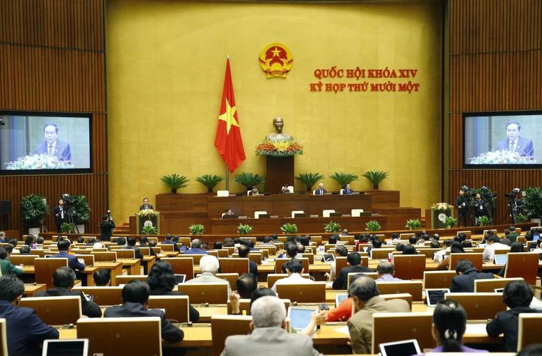 越南国会这次是以92.48%的高票通过了南北高铁的投资决议。河内国会大厦外，有记