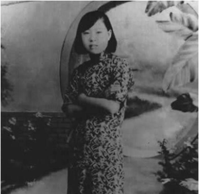 1953年北京一女子病入膏肓，临终前掐着丈夫的手，说出1个惊天秘密：“我嫁你7年