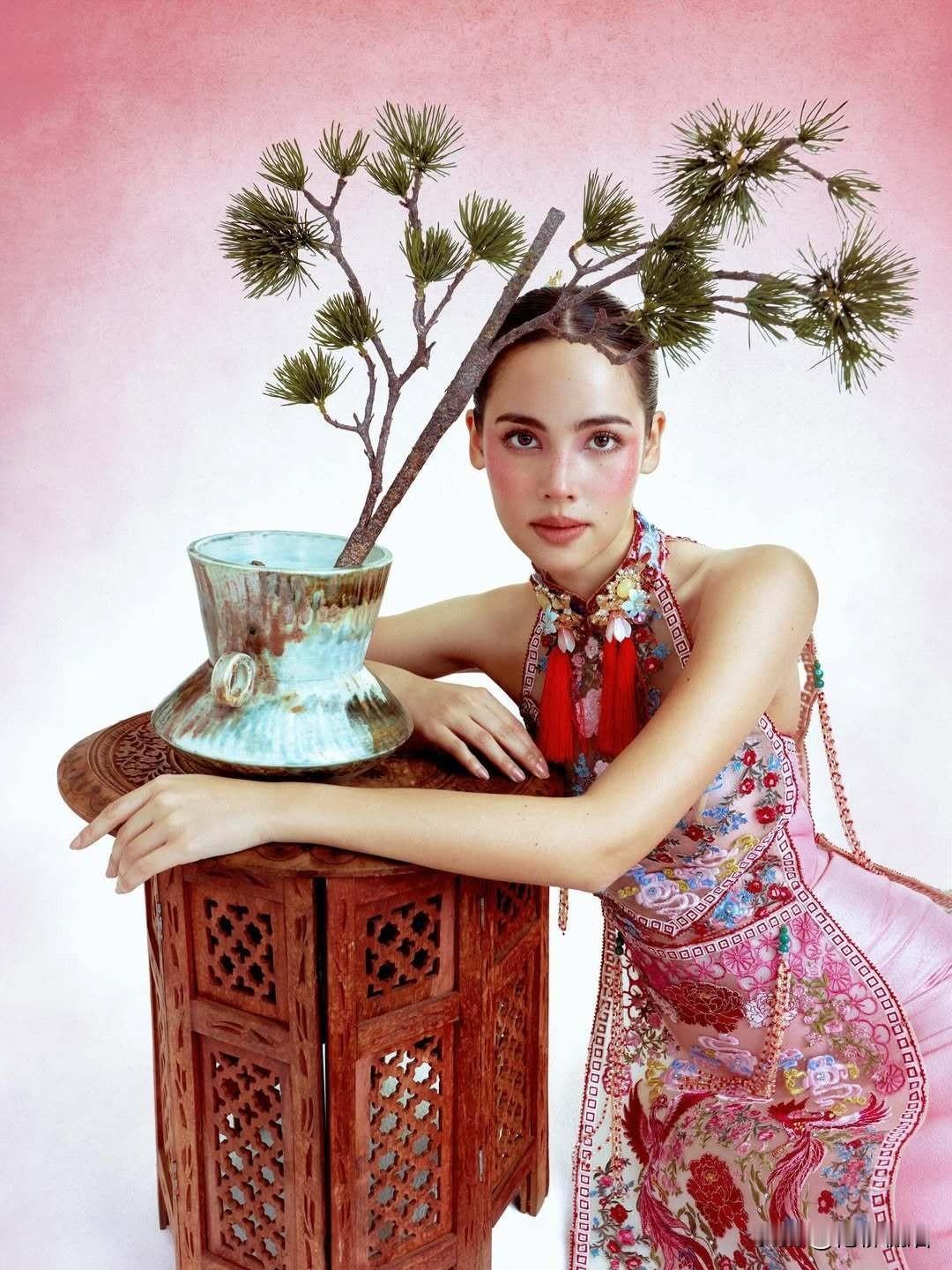 泰星的迎新春look。。Yaya、Bella、Kwan、Bow、Nonkul、R