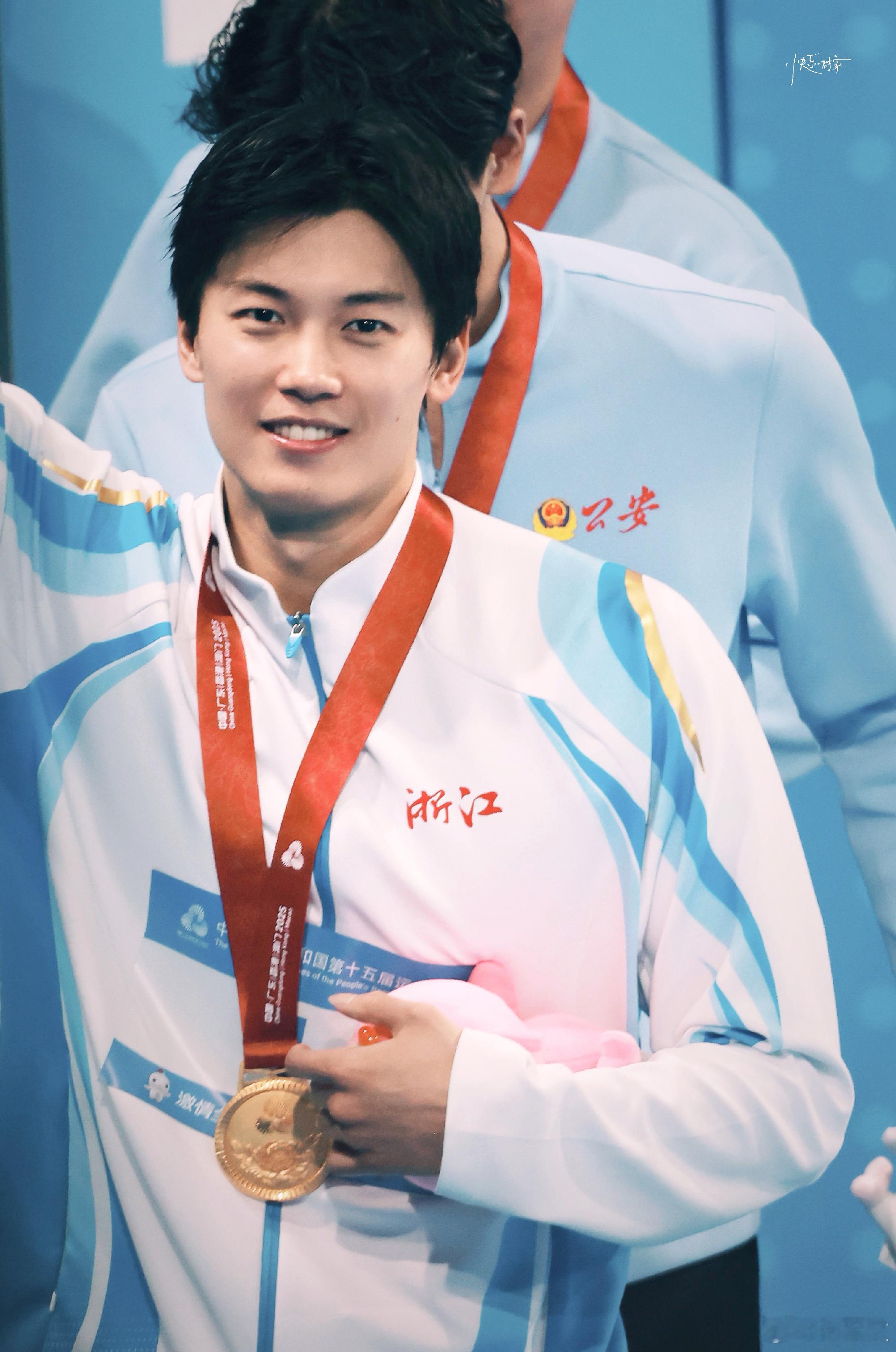 汪顺全运会第16金全运会游泳赛场太燃啦！男子4X100米自由泳接力决赛，浙江队