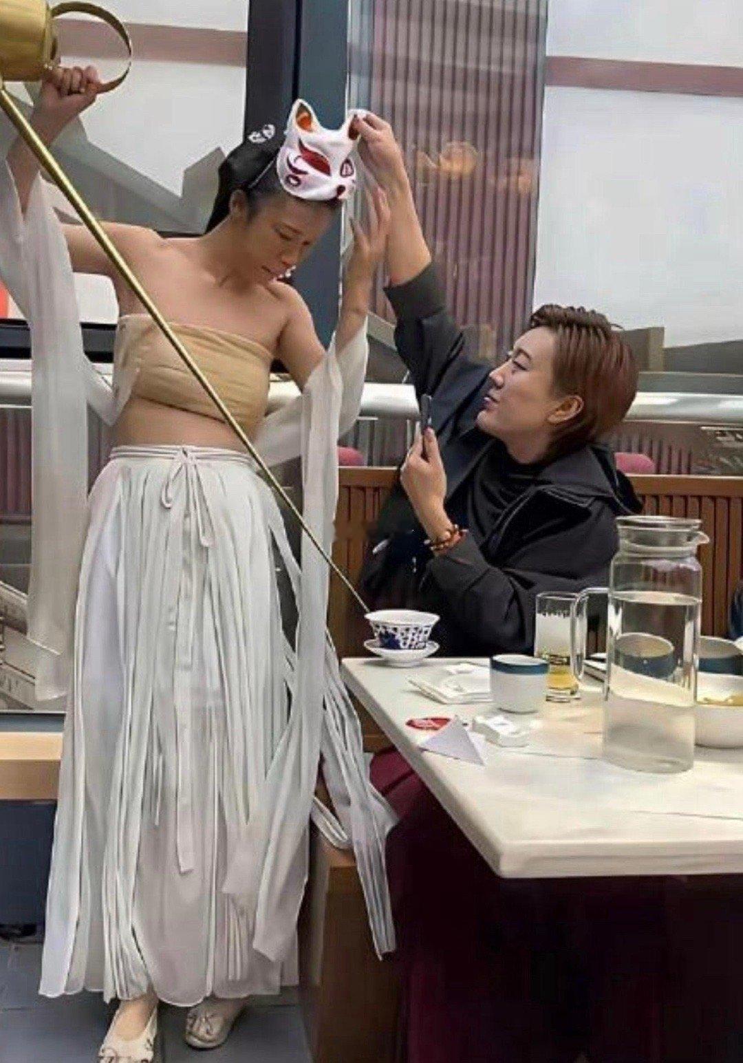 你看你非要好奇心强