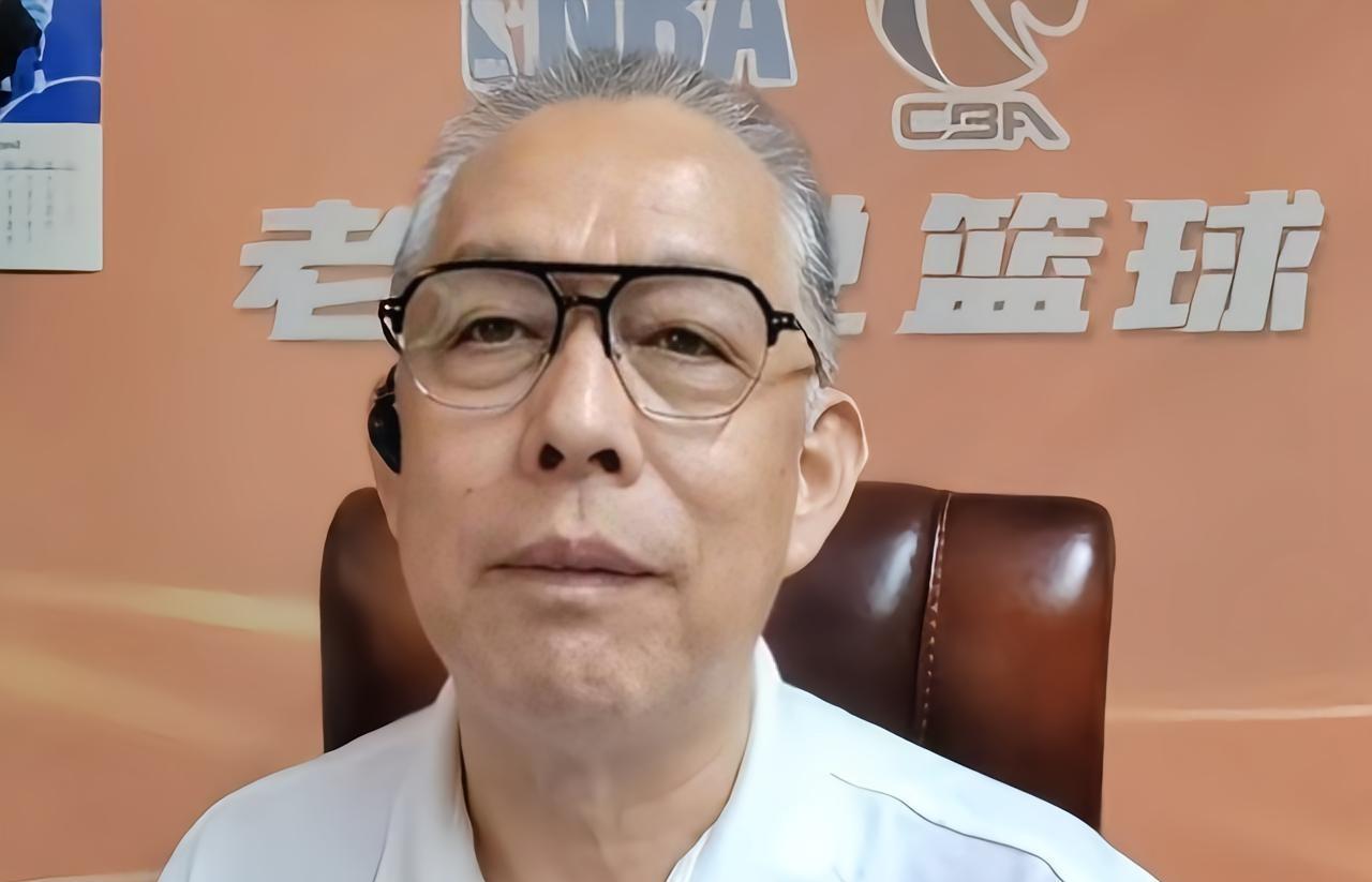 韩德君退役后，辽宁男篮陷漫长阵痛？内线是最大死穴！随着韩德君正式退役，辽宁男篮