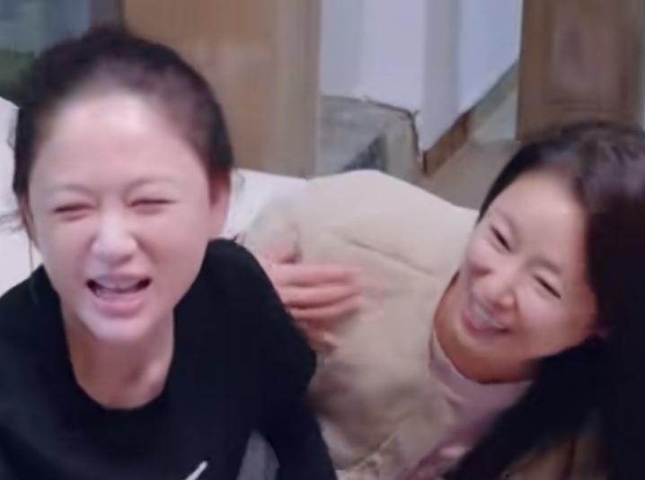 原来，卸下妆的女人才最自我。看到图片上的陈乔恩和林心如，本以为卸妆后，她们会