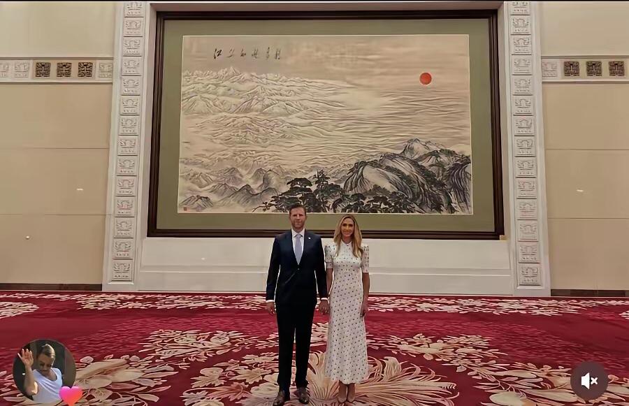 特朗普儿子发布的北京之行照片，江山如此多娇好伟大的画作，江山如此多娇，红日升