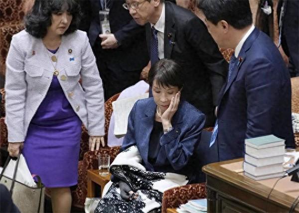 众议院352席、三分之二绝对多数，日本战后最强执政联盟。手握这副王炸的高市早苗，