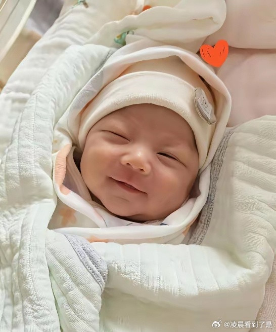 马筱梅实锤了，一个女人生了孩子后，就会有一孕傻三年之说，小梅似乎就是这样