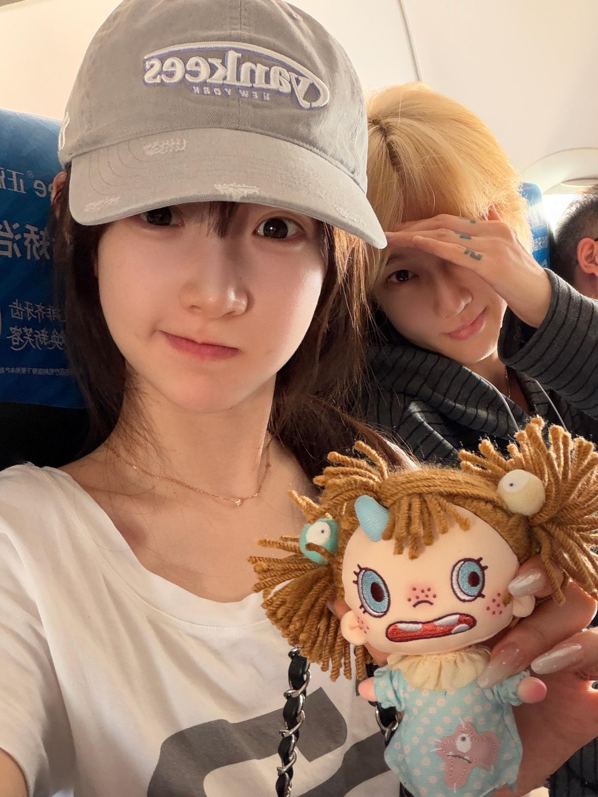 昨天随口一句的想去旅游今天她就带我就出发了✈️GoGoGo～​​​