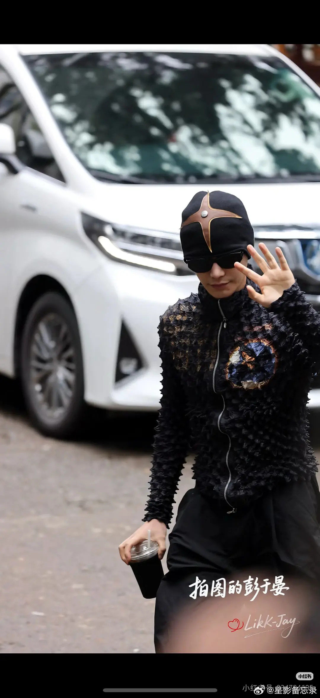 哇塞，丁也开始横店时装周了