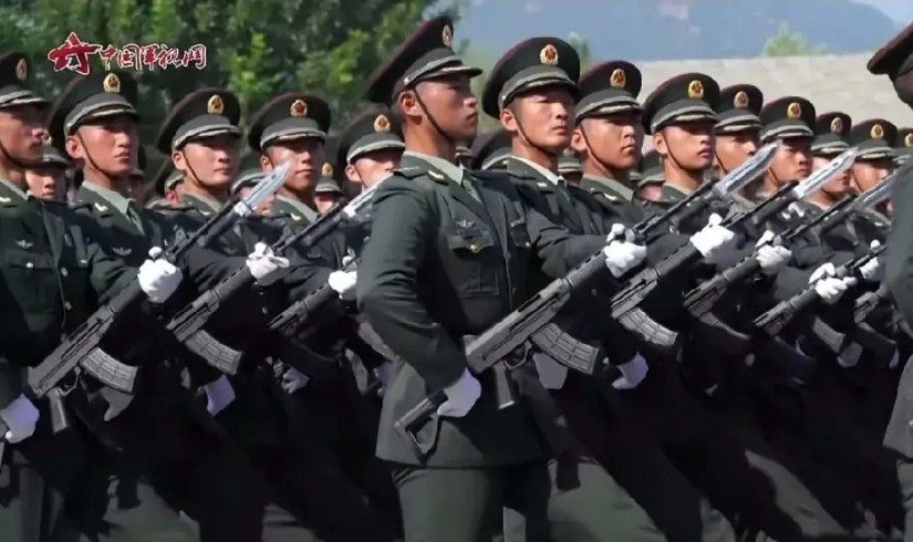 9.3阅兵彩排，03式步枪现身191步枪：我是绝对主力，03式步枪：有我一席
