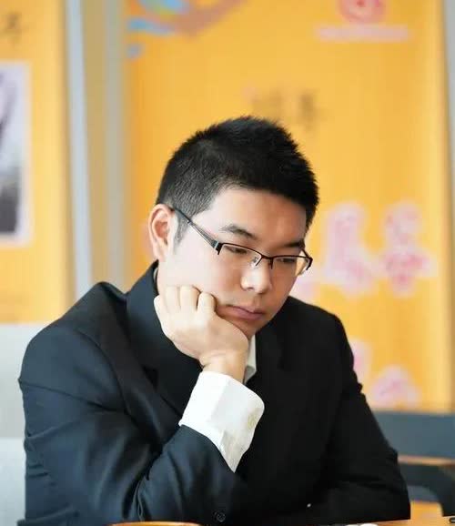 倡棋杯半决赛次局！芈氏飞刀依旧神勇！今日，在美丽的新加坡，中国围棋倡棋杯半决