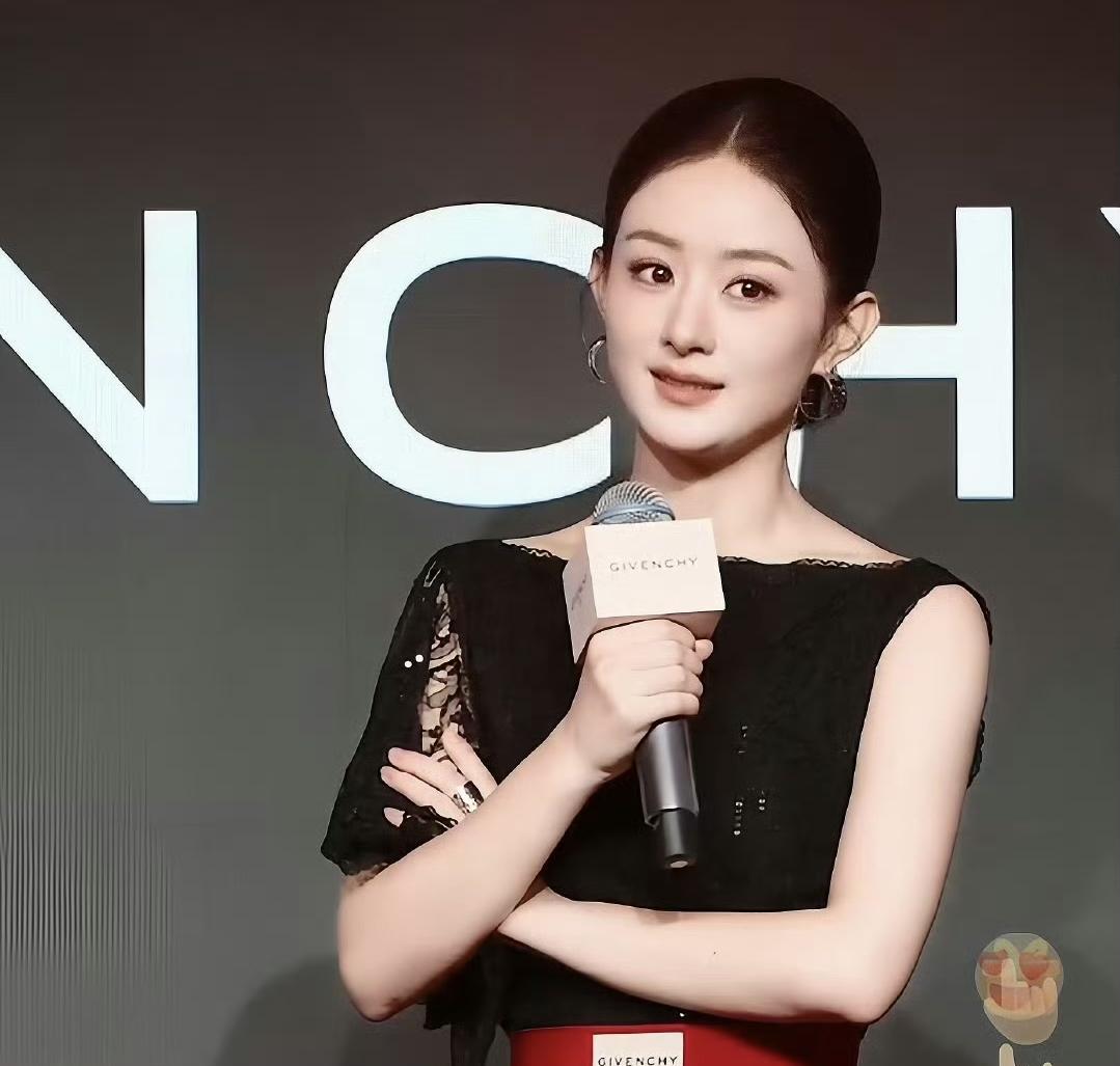 赵丽颖今晚的品牌直播截图来了，你觉得她的状态怎么样？可以打几分？