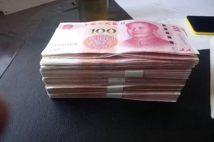 我对自己很抠，对两个儿子却格外大方，是不是天下的父母都是这样呵！菜市场的塑料袋
