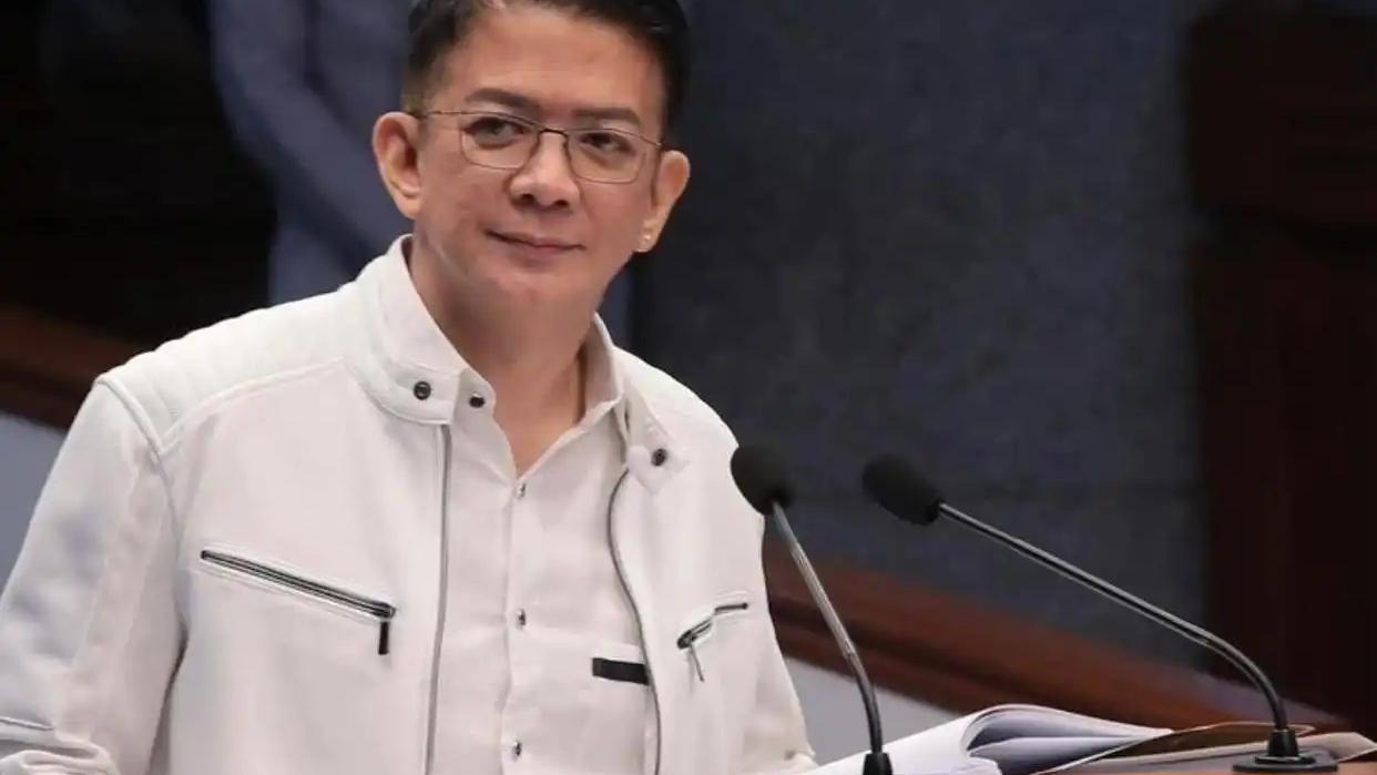 埃斯库德罗投下反对的一票，成为菲律宾政坛当前不少媒体和民众讨论的话题，但结合埃斯