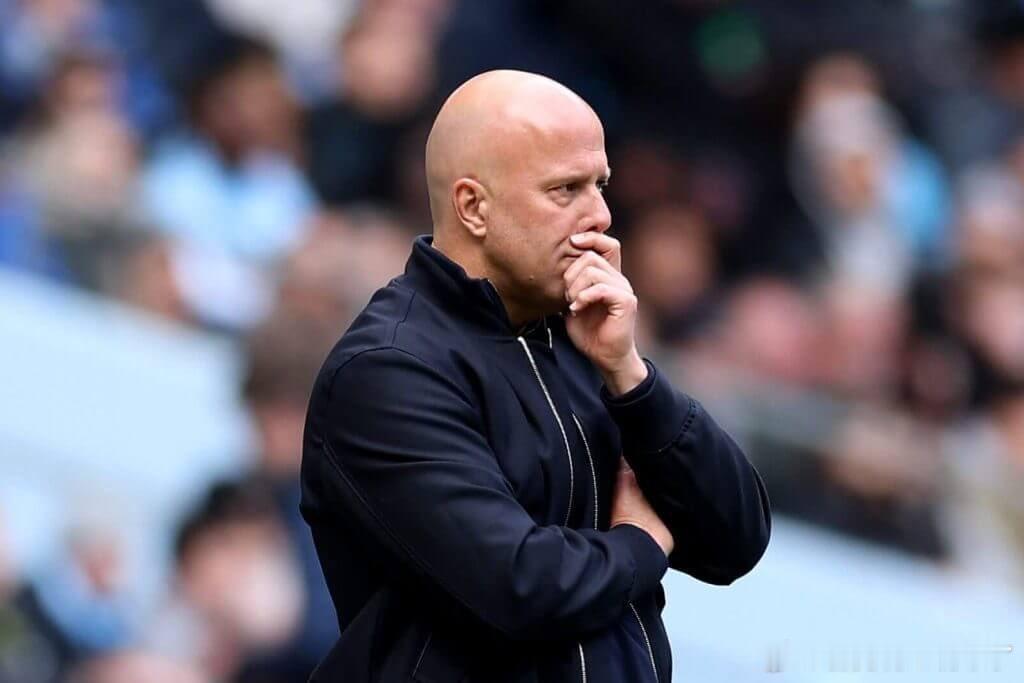 斯洛特回应有关琼斯本赛季希望获得更多出场时间的说法：“自从我担任主教练以来，他的