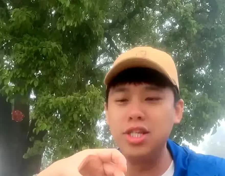 徐妈妈骂葛斯齐是一个鲁蛇loser，也就是垃圾。起因就是有网友问她，葛斯齐说