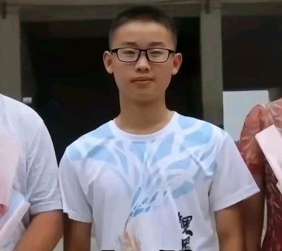 那个从北大退学的河南小伙，后来怎么样了？669分，北大医学部，录取通知书。这