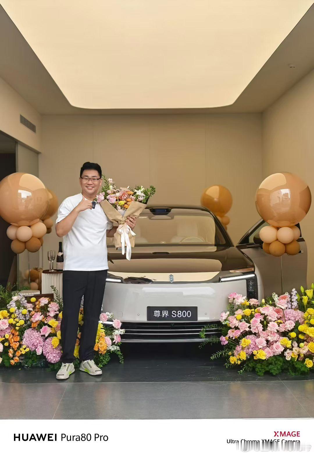 长胖30斤对面部改变有多大这事儿我有发言权！同一件半袖，左边是190斤，右边