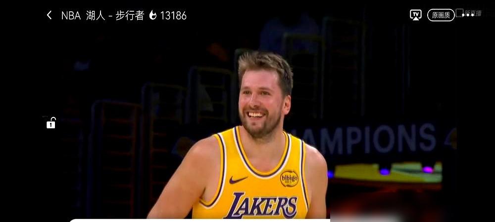 湖人把尼克斯生吞活剥的那一刻，全世界都看清了那个最尴尬的真相。没有詹姆斯，这支球