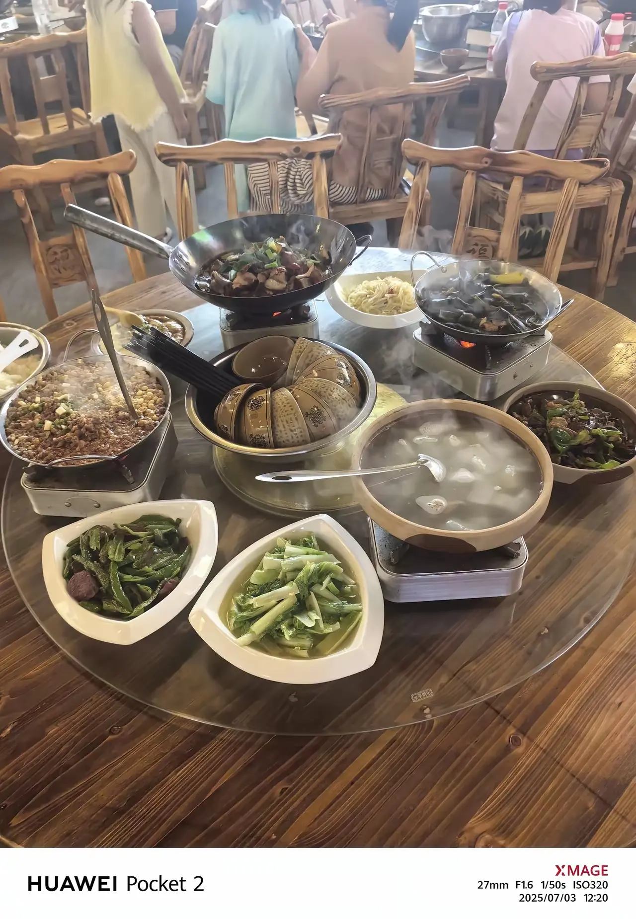 张家界，旅游团的午餐，大家感觉好不好？