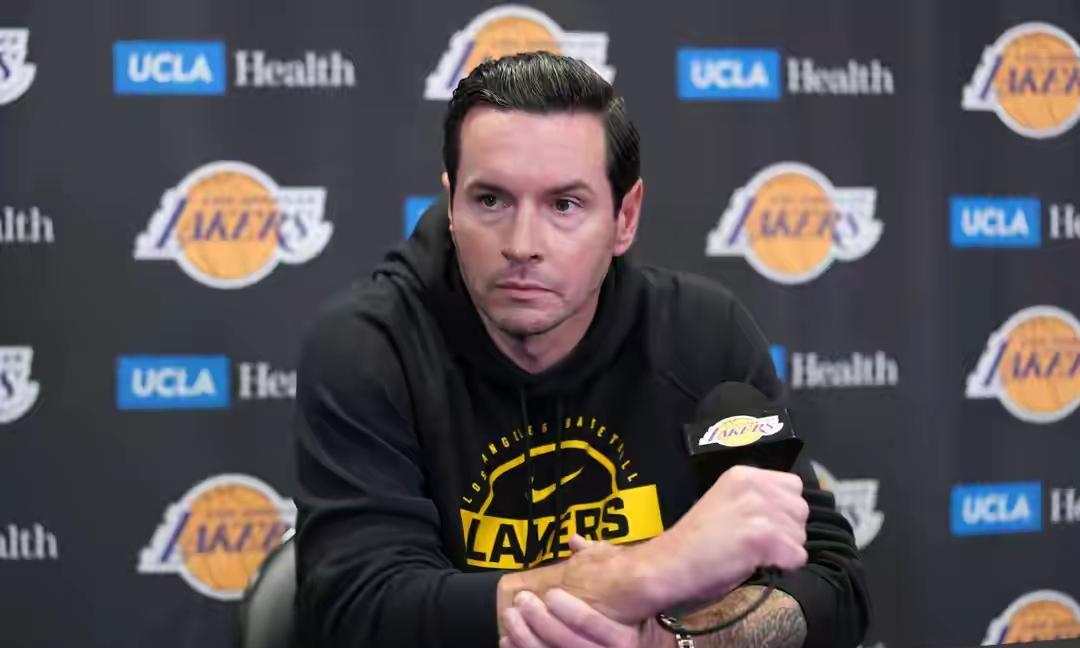 第一罪人！雷迪克逆天言论引发了巨大的争议！湖人队惨败给了太阳队，在赛后接受采访