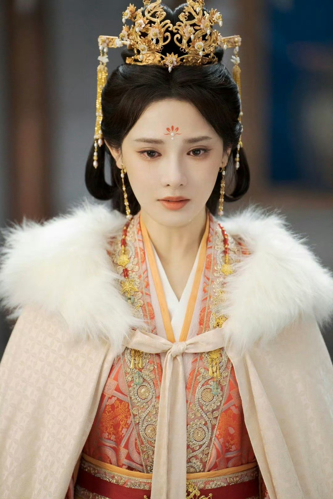  首辅之女藏锋芒，凤来阁主掌风云，皇后位上谋棋局，女将军阵前破万难——彭小苒《