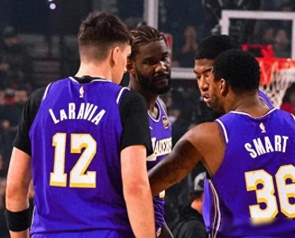 一场135-126让湖人坐立难安！前4不稳，詹姆斯将迎来更重要的抉择今天看西部