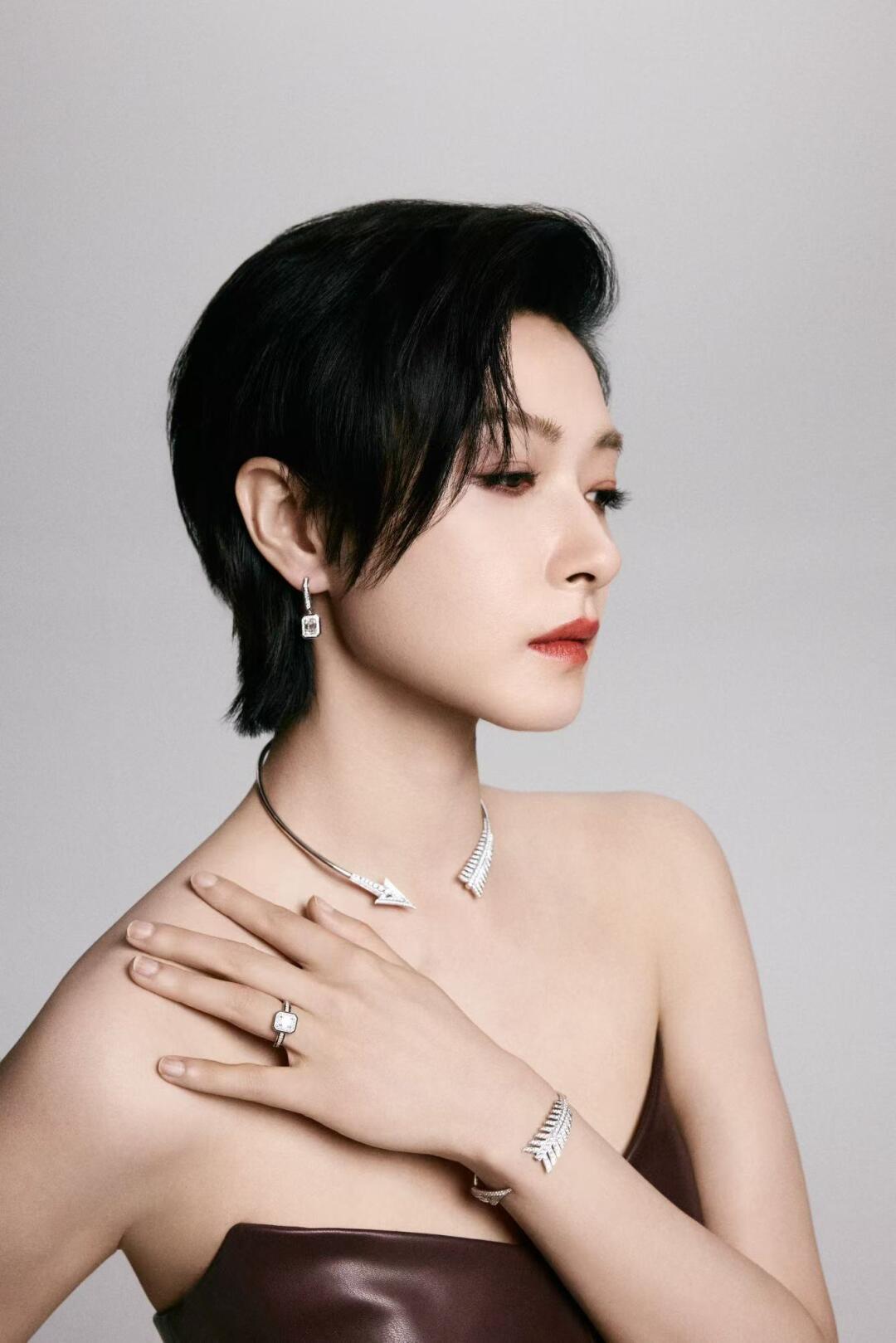 万茜wq万茜金爵奖影后wq万茜金爵奖最佳女演员万茜的美，不止于外表