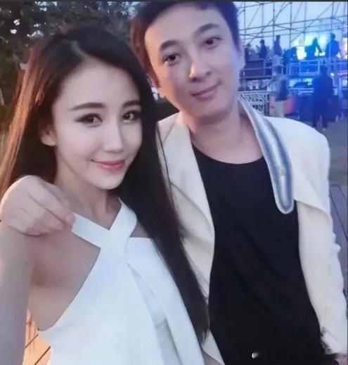 王思聪追女生，很有套路。跟王思聪相处过的女网红曾说:王思聪以前追网红女生的套路就