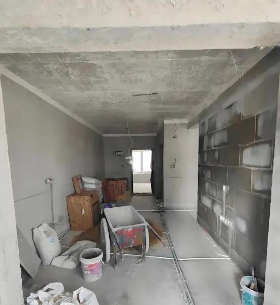 “白嫖还有理了？”新疆伊犁，男子购买了一套8楼的住宅，然而他却记错了楼层，对9楼