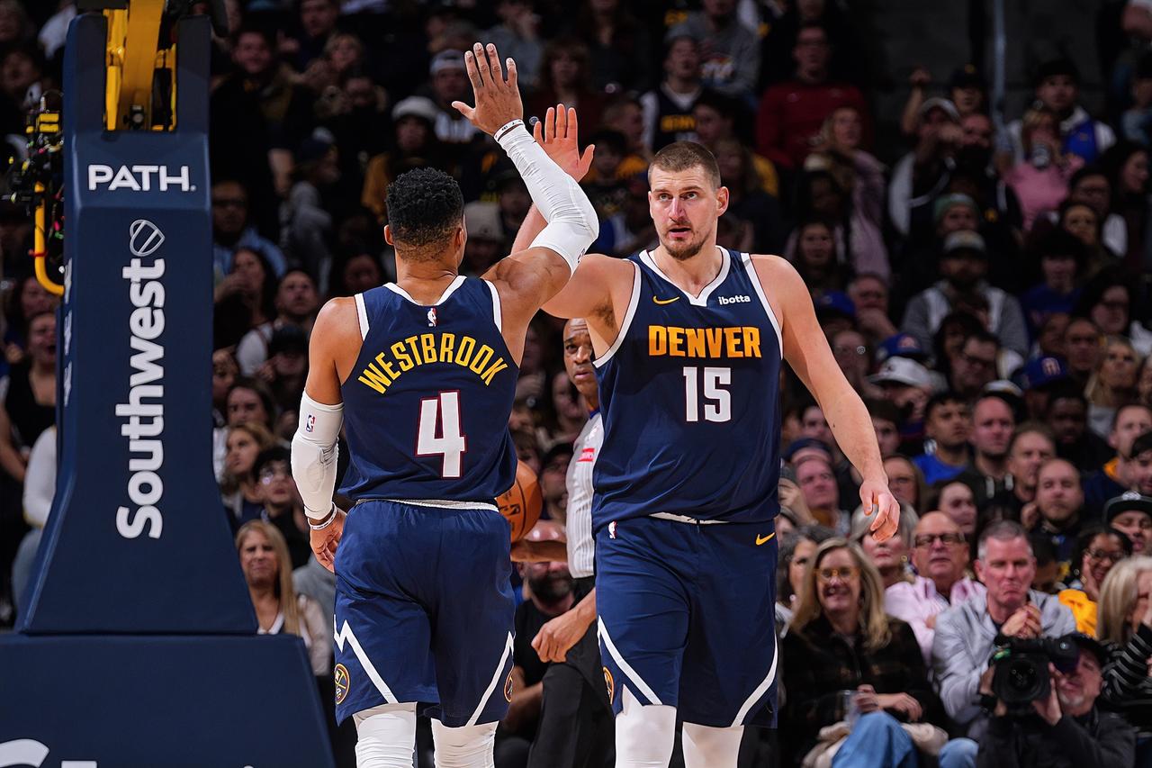 约基奇：威少，你这拿着300万无保障底薪却干着3000万的活，恩怨局打得挺狠啊？