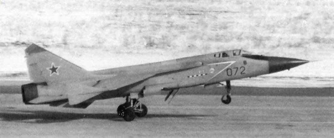 米格-31D反卫星战斗机原型机，经过改装用于携带79M6“接触”（Kontakt