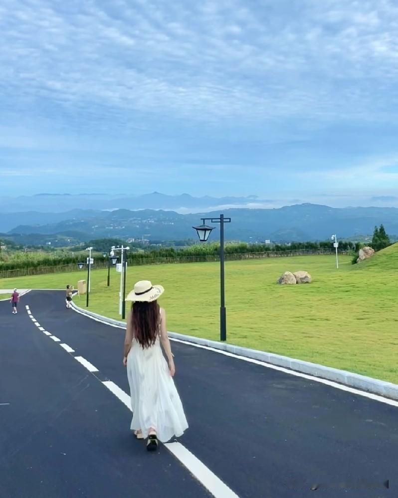 近日，福建一名32岁的已婚女士很是苦恼。她的老公不顾劝阻，一直沉迷于炒股，5