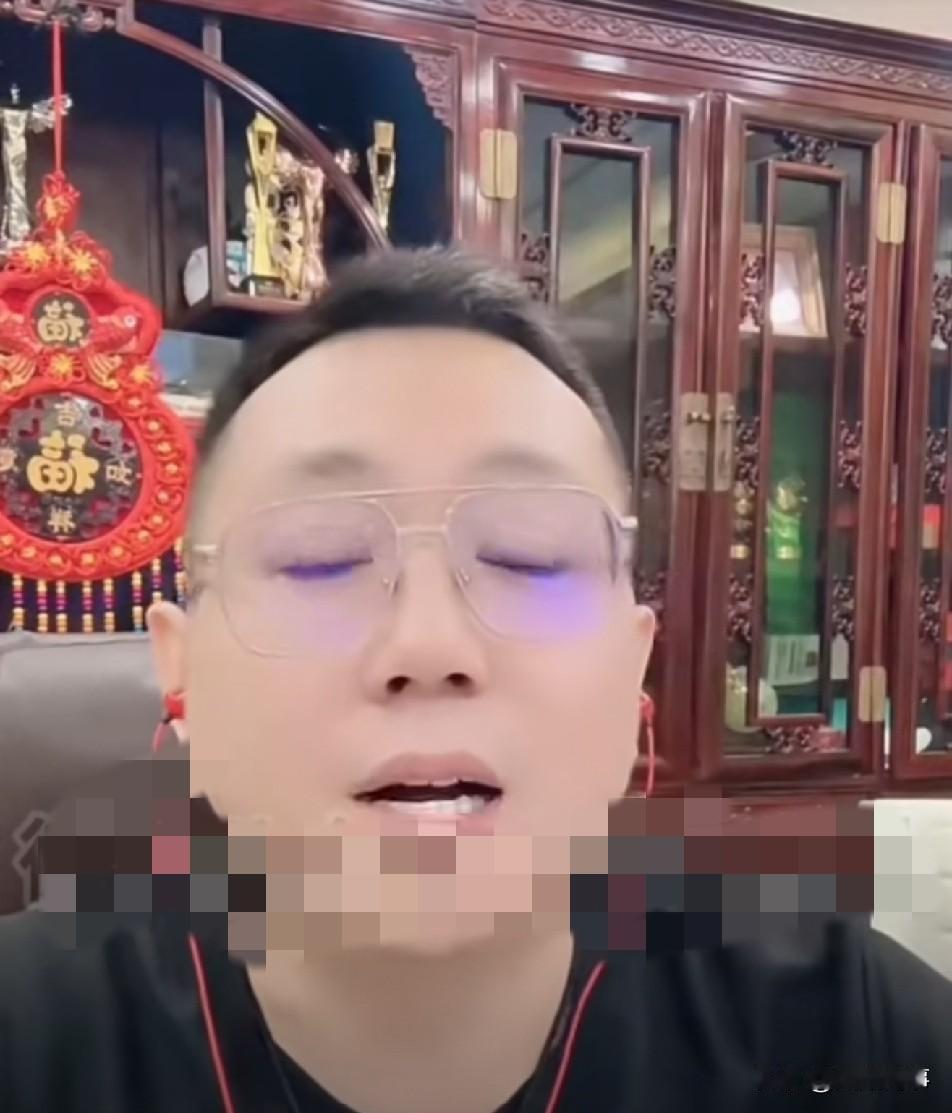 王小源帮T佑开脱，解释未参加刘一手活动原因！今晚王小源直播聊