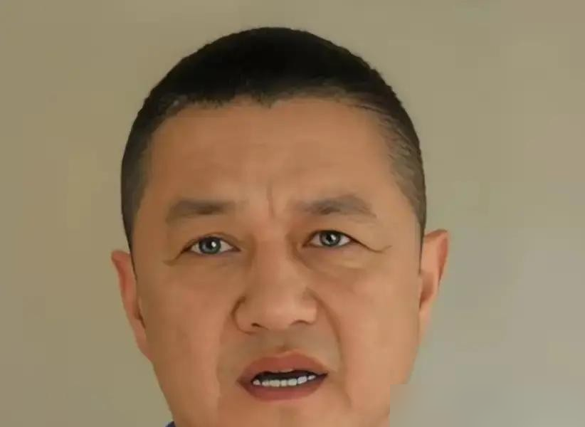 李亚鹏直播亲口说，被亲生女儿李嫣拉黑了！这已经是这个月第三次，最长一次断联两周零三天。他天天给女儿发
