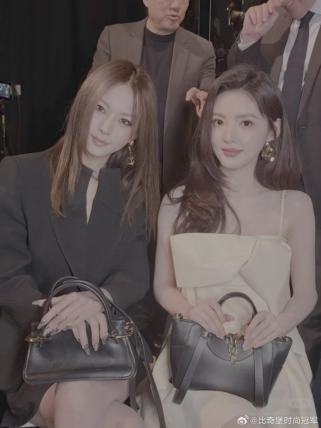 两种风格的美丽～不过章若楠更长在我审美点上