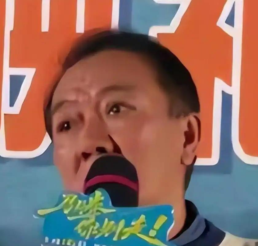 李幼斌前妻离婚拿860万，十年后钱花光了，你猜她在哪？不是豪宅，不是商场，是在一