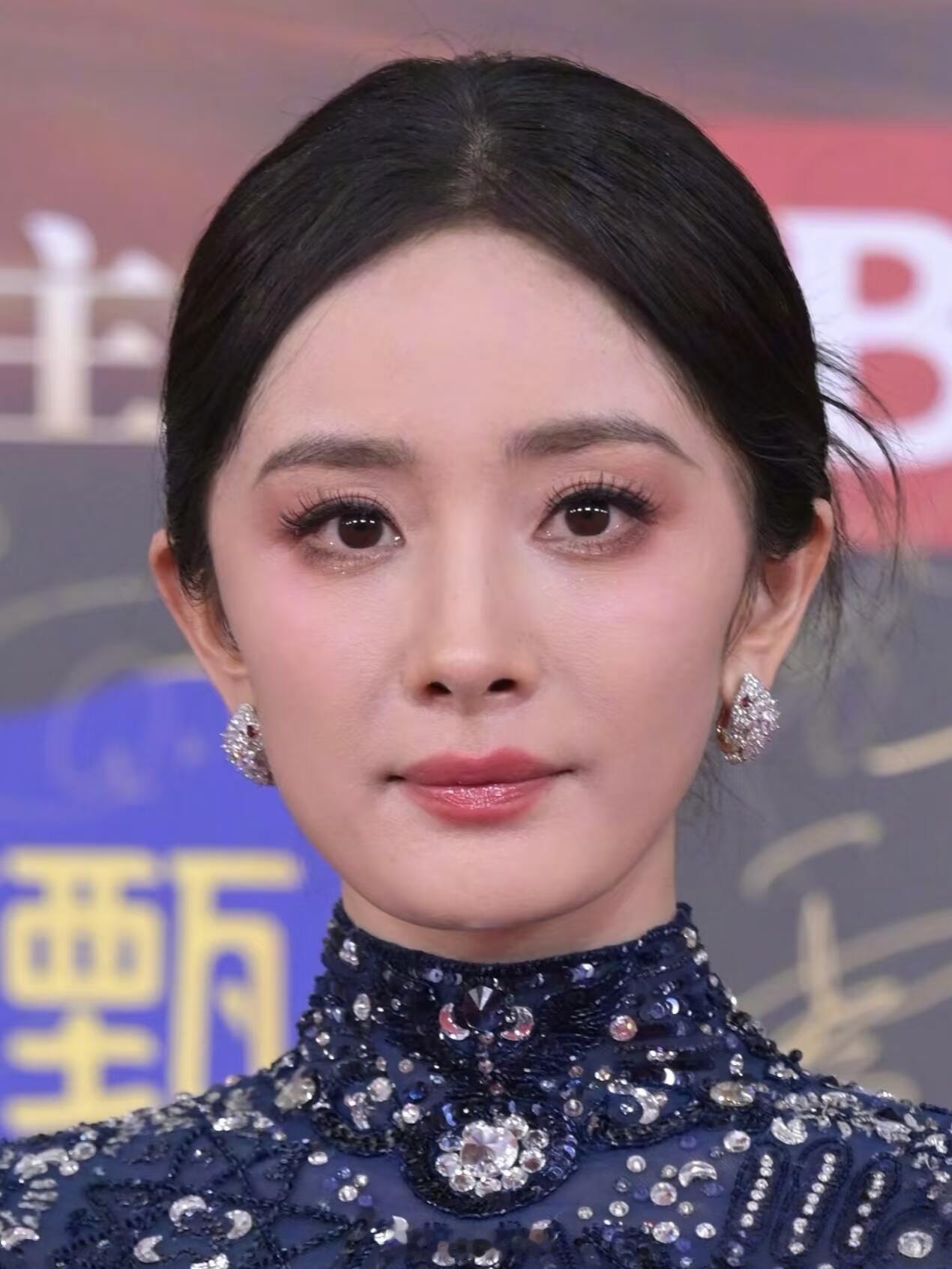 这才是现实里看到的杨幂