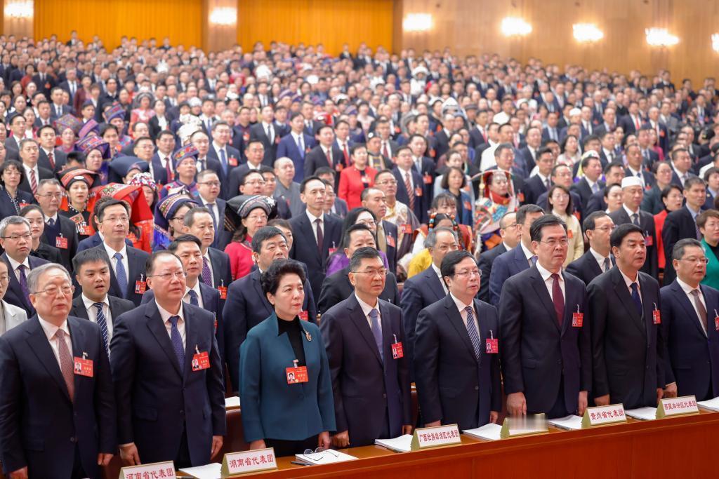 2亿灵活就业者终于有靠山了！人大代表四条社保建议出炉：15年缴费年限不动摇、女性