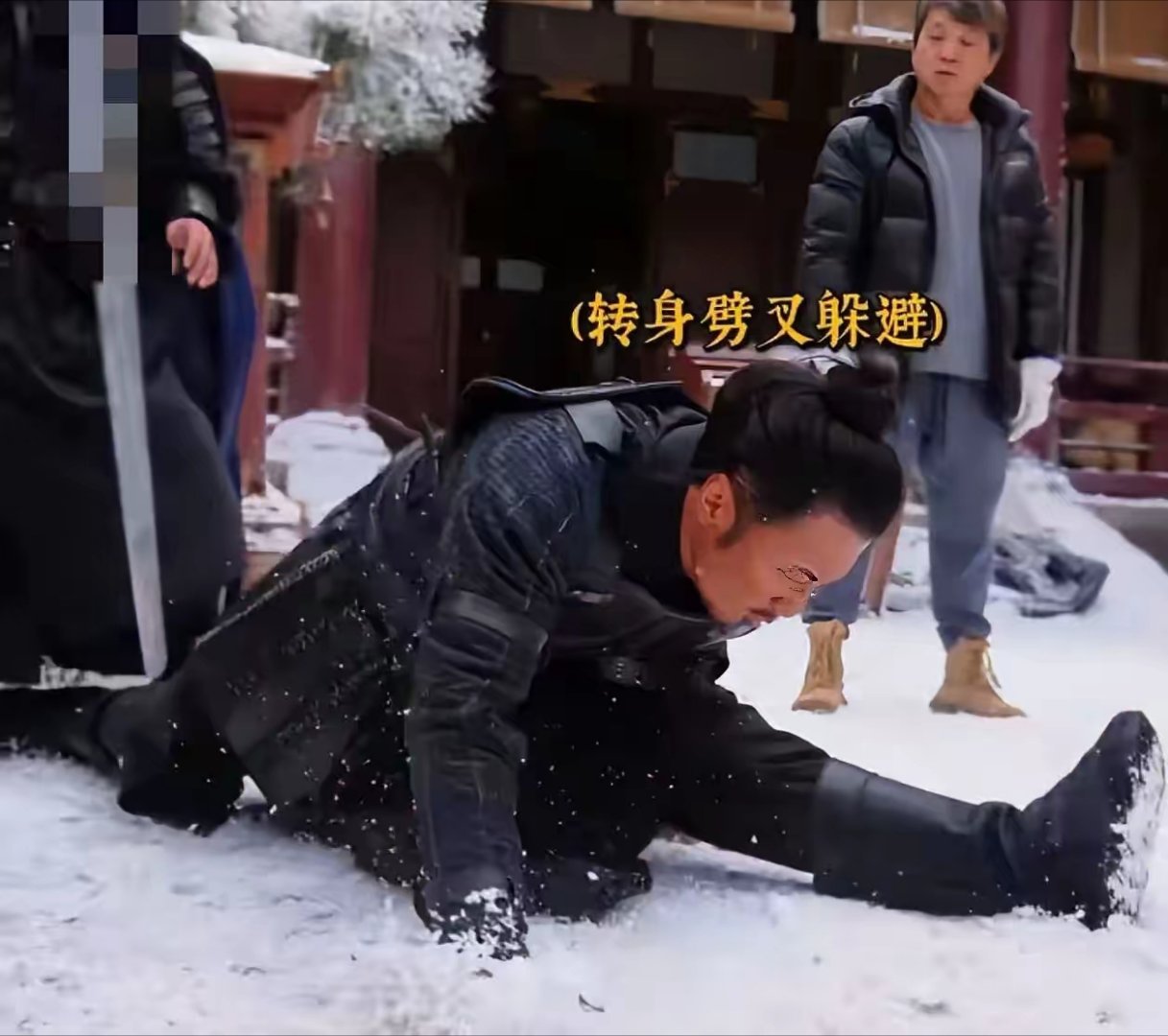 谢霆锋《镖人》片场动作帅到吴京惊讶谢霆锋拍《镖人》时，一个转身劈叉动作直接帅炸了