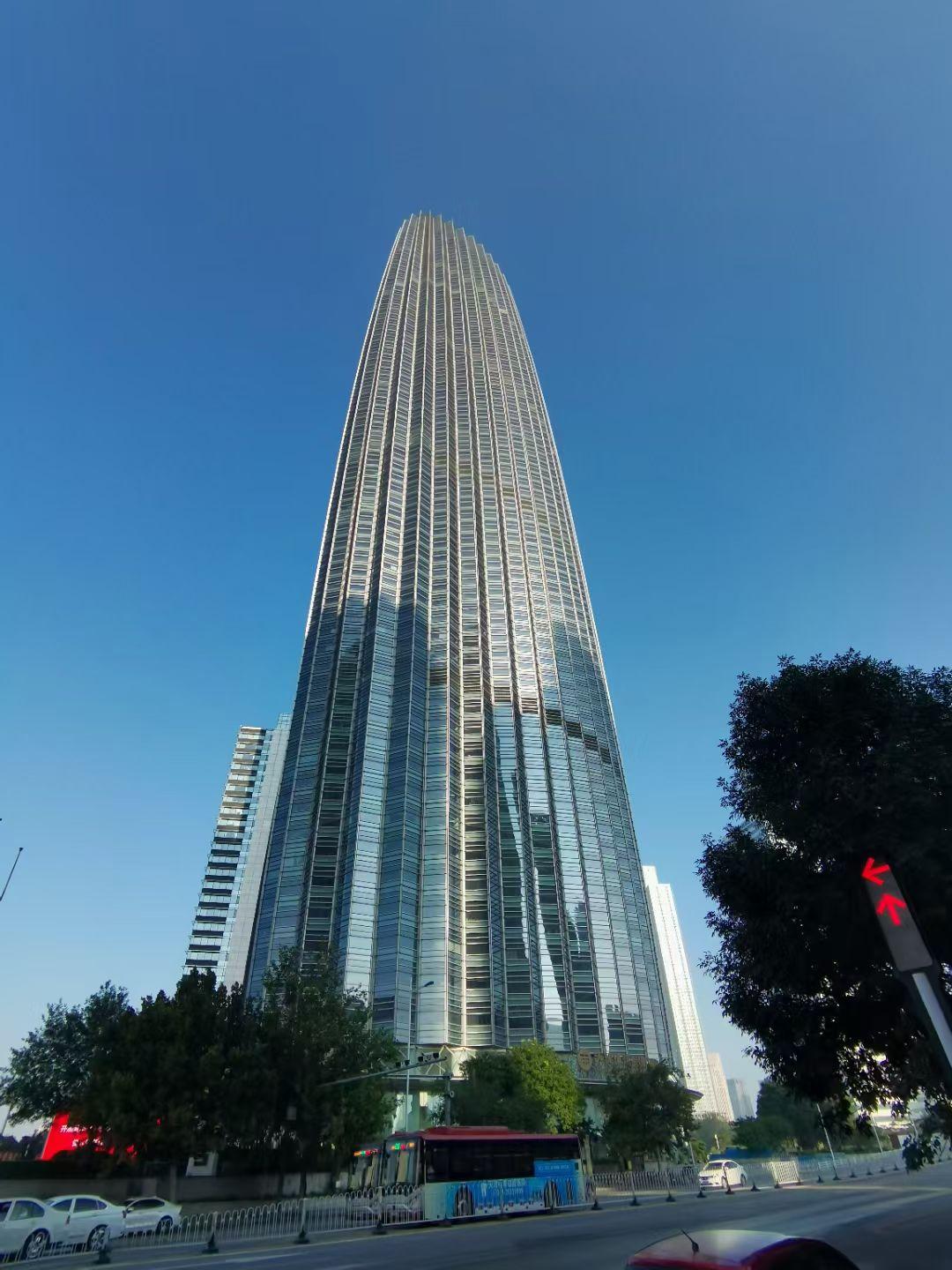 晒图笔记大赛津城的天际线，藏着独属于天津的浪漫。从鳞次栉比的摩天楼，到街头巷尾的