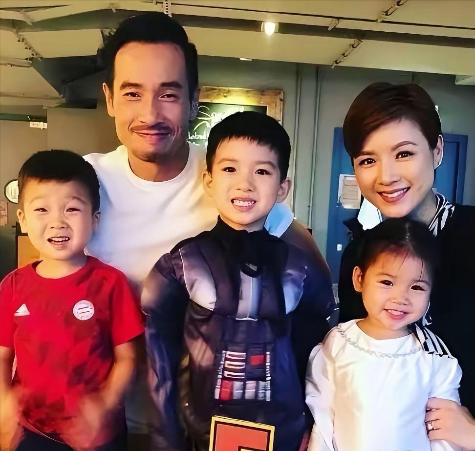 陈豪这日子过得也太拼了吧！住2000万的豪宅，光物业费就够我半年工资了??三