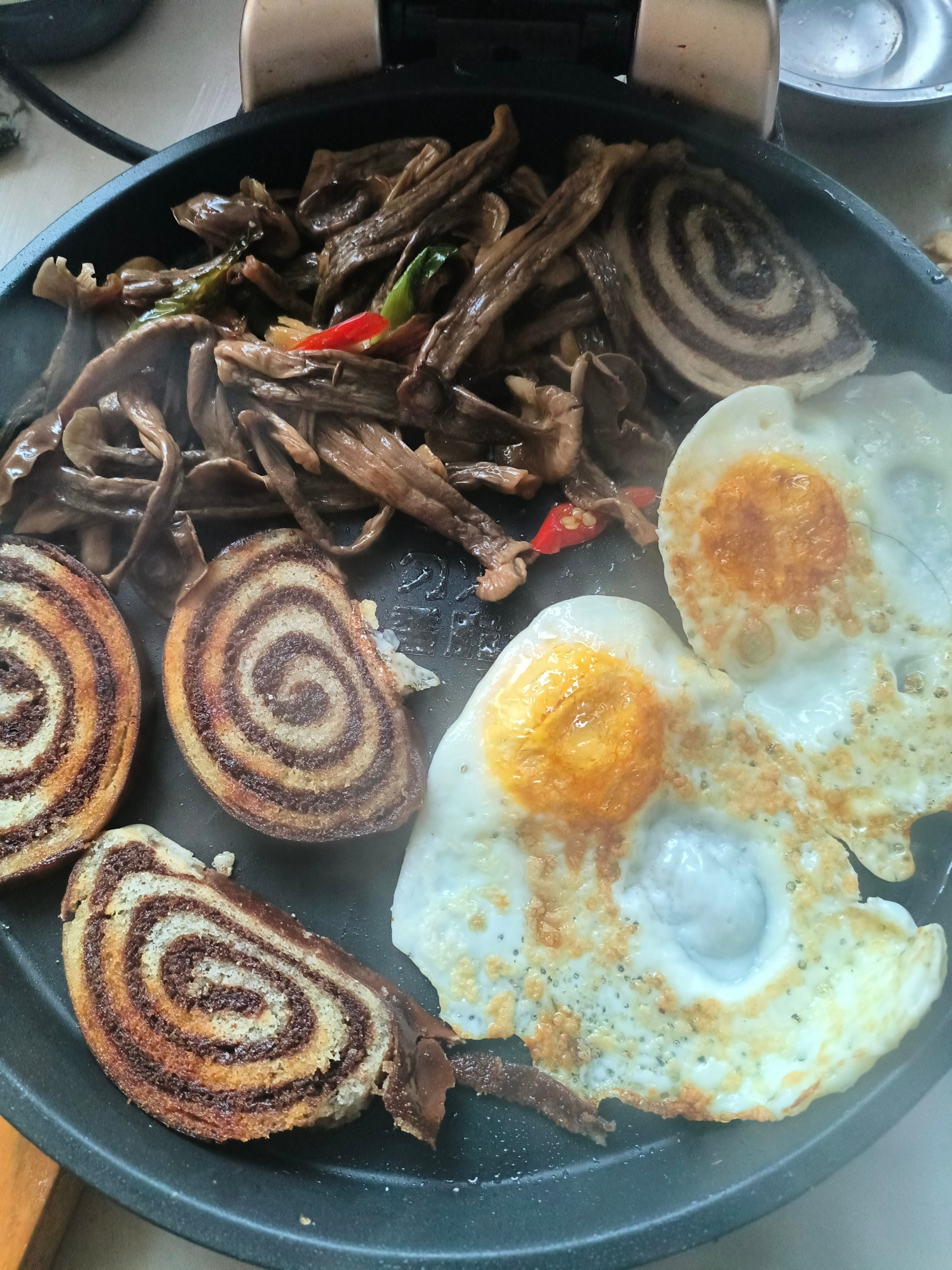 简简单单又一餐，今天起晚了，赶紧吃完上班去了😂