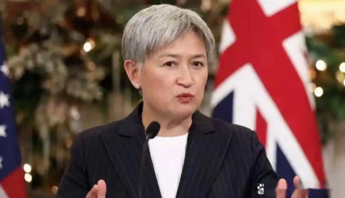 就在刚刚，澳大利亚外长黄英贤发表严正声明，7月6日，针对中国海军战