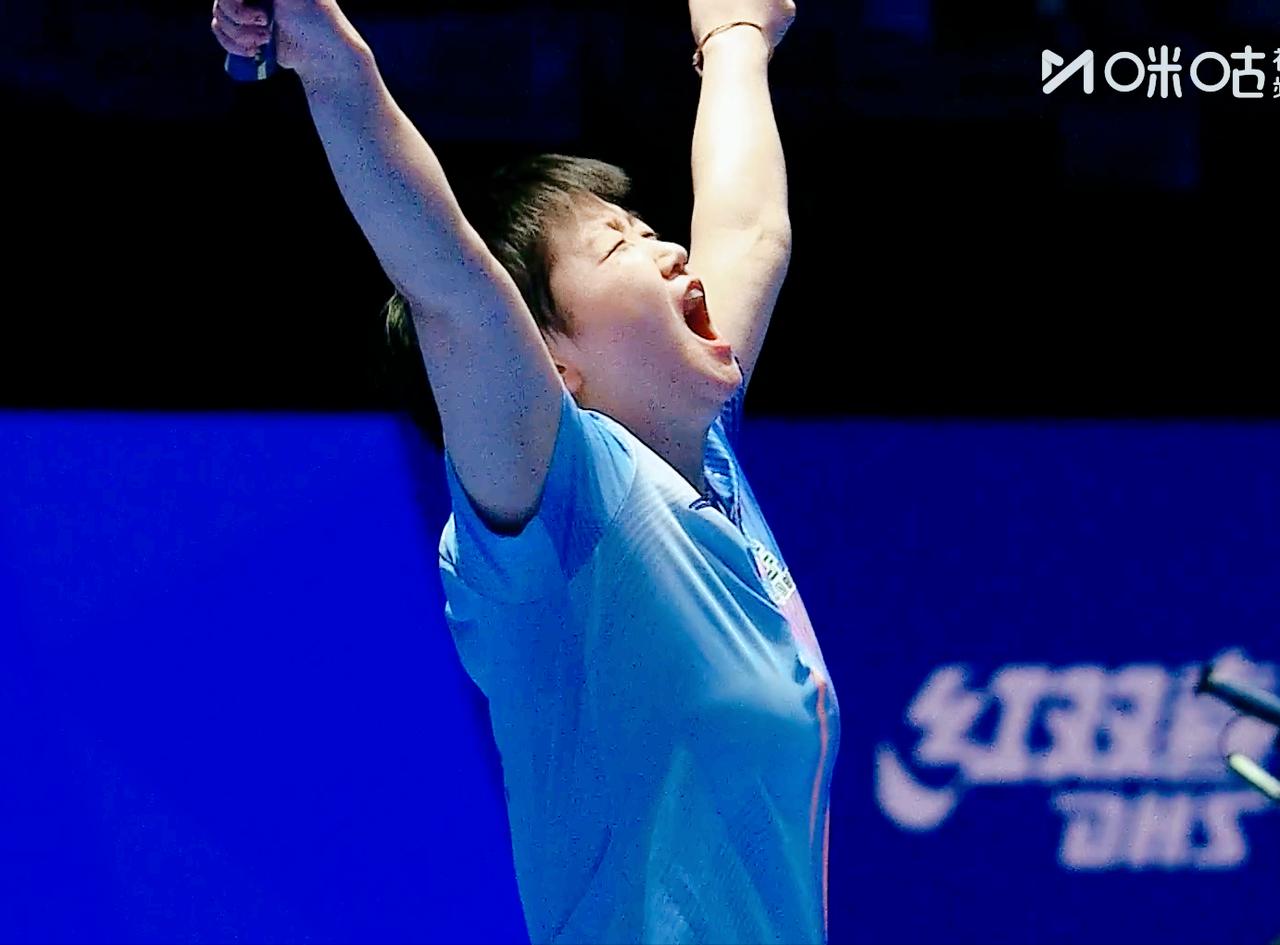 孙颖莎4:3拿下亚洲杯冠军！双手握拳，尽情释放，第七局的时候，孙颖莎