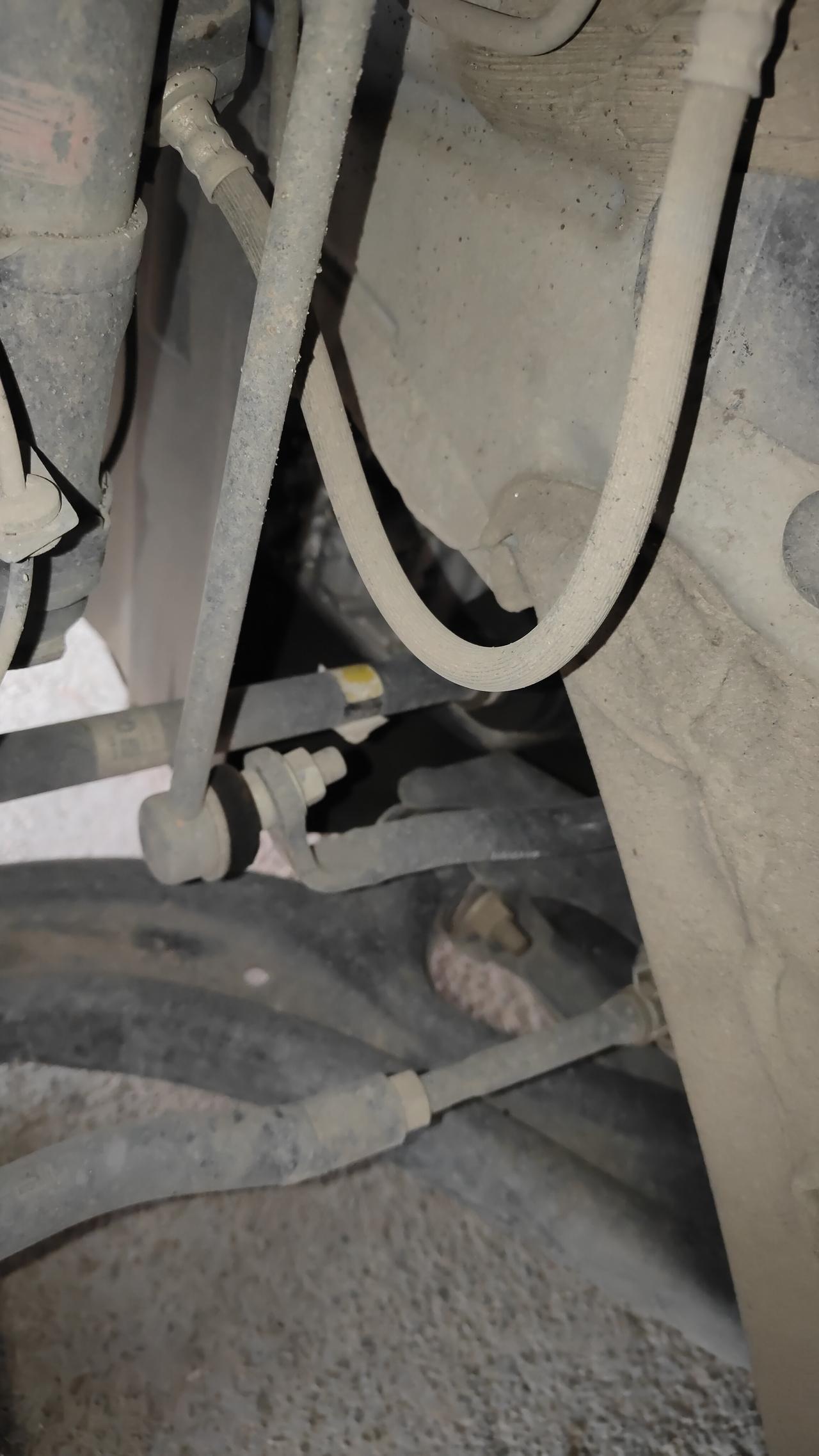 轩逸经典的底盘你看不到一点铝合金