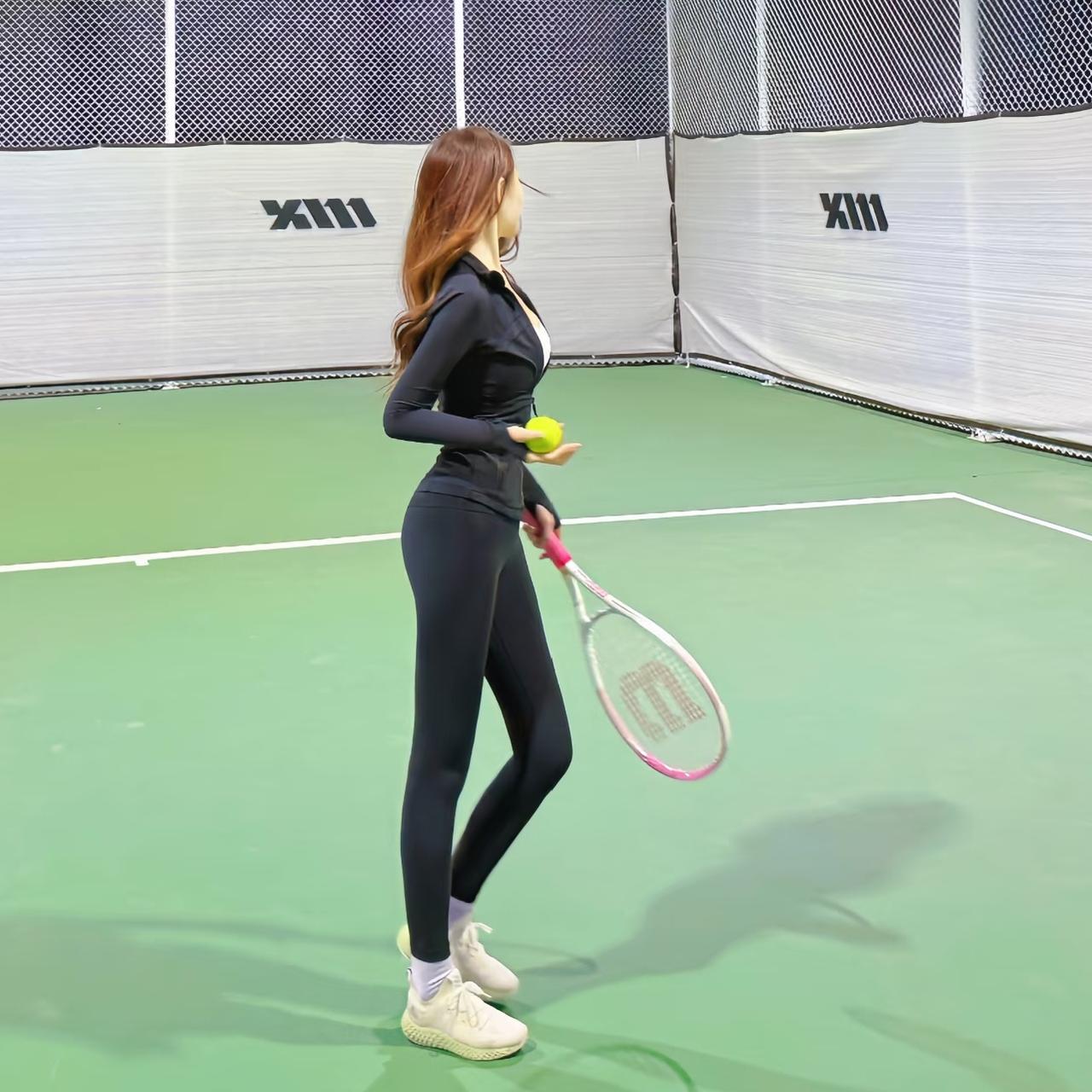 穿了半个月的Lululemon直接被老公给扔了我说我的是新版，没毒。老公却说