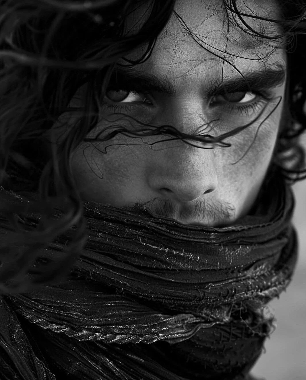 千万不要提前焦虑，事情会以奇怪方式解决，你现在担心的问题在未来很可能会以一种莫名