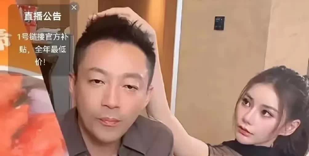 看到直播的这一幕，感觉马筱梅对汪小菲的爱都要溢出屏幕了。原来马筱梅嫁给汪