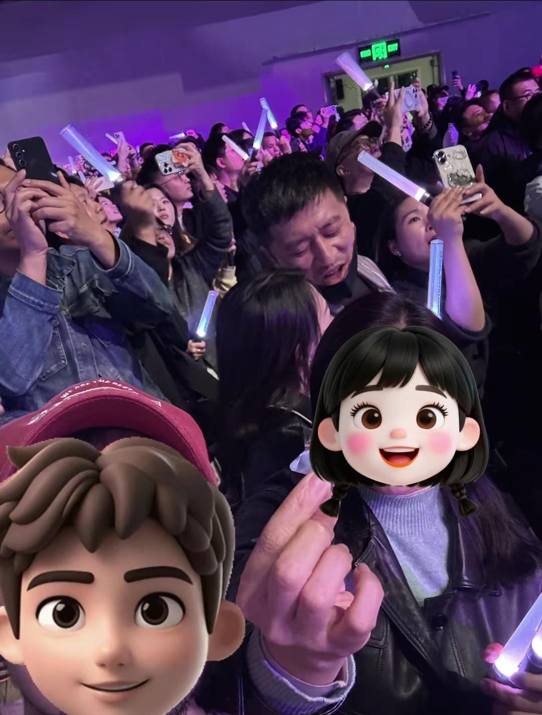 11月9日晚上，张雪峰老师去参加伍佰的演唱会了，他对伍佰的喜欢是发自内心的。